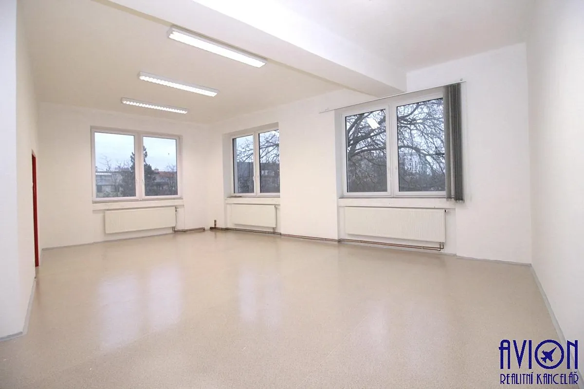 Pronájem kanceláře 69 m²